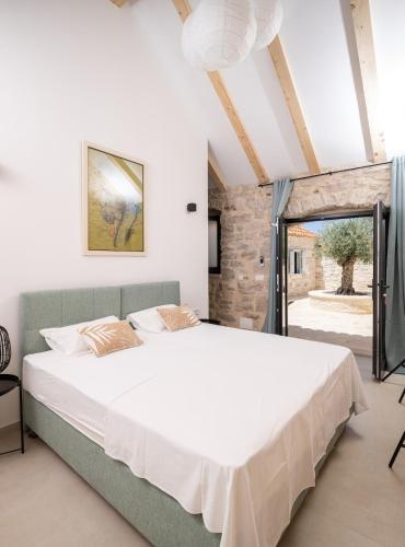 Beautiful House with Views in Hvar