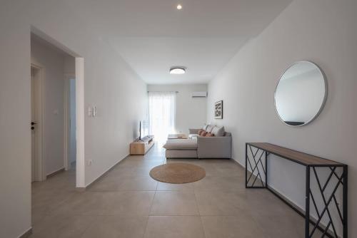 Modern 2 Bedroom Apartment Near Athens Center
