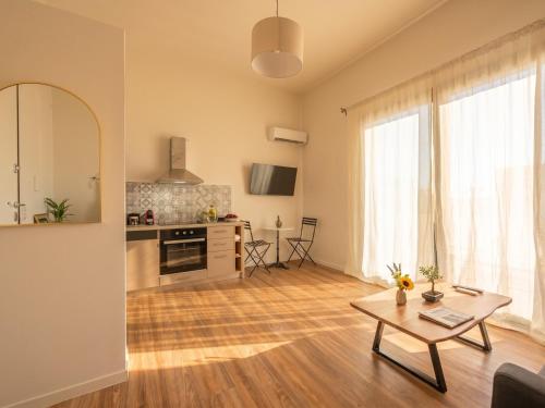 Omian Pearl House Group & Family Residence Pangrati