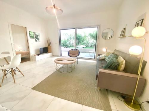 Cannes Croisette Garden Retreat Parking & AC
