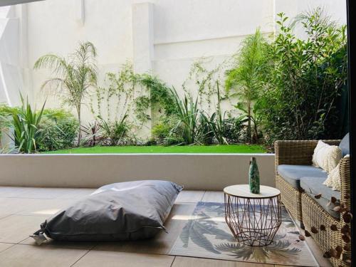 Cannes Croisette Garden Retreat Parking & AC