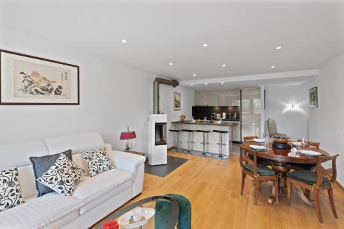 Appartement rénové, grand balcon, 10min des pistes
