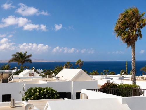 Villa Amara - Sea Views & Private Heated Pool