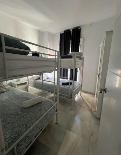 Enjoy Malaga Apartment with Terrace for 4 by turivida