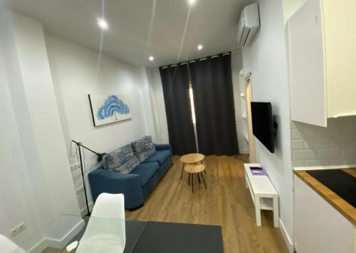 Enjoy Malaga Apartment with Terrace for 4 by turivida
