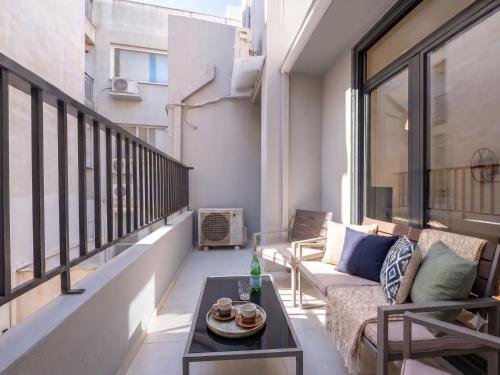 Omian Pearl Residence Pangrati & Balcony