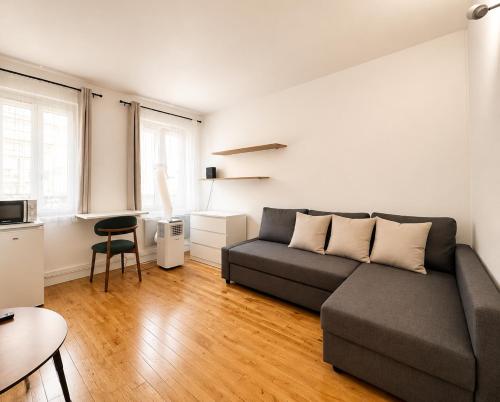 Gobelins Refined Studio Flat Near Latin Quarter