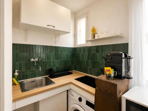 Gobelins Refined Studio Flat Near Latin Quarter