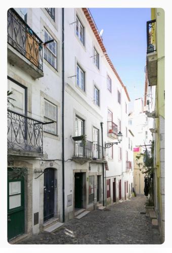 Cozy Studio, Heart of Historic Mouraria
