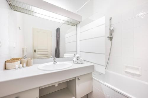 BnGo I Le Coeur Lyonnais I 3 chambres, 2 salles de bain, hypercentre, 3ème étage sans ascenseur