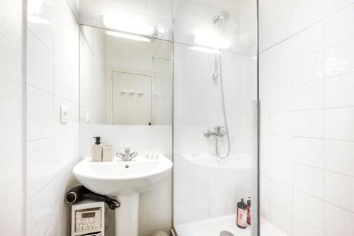 BnGo I Le Coeur Lyonnais I 3 chambres, 2 salles de bain, hypercentre, 3ème étage sans ascenseur