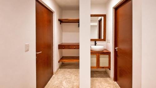 Kanté Hotel - Downtown Tulum पर एक बाथरूम