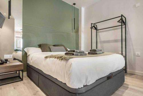 Hidden Gem studio in the heart of Malaga by REMS