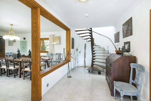 Villa Mas by Villa Plus