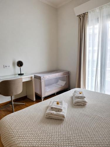 Spacious Art Apartment in Gazi 2 min Metro