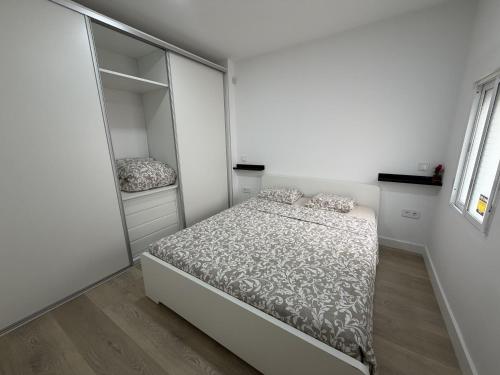 Piso Reformado con Patio en Ventas estancia larga