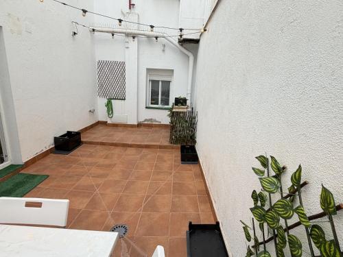 Piso Reformado con Patio en Ventas estancia larga