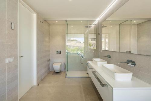 Exclusive private villa with endless ocean views