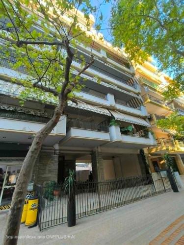 CK Urban Haven 2BR Apartment with Free Parking-10 min to TIF-City Center