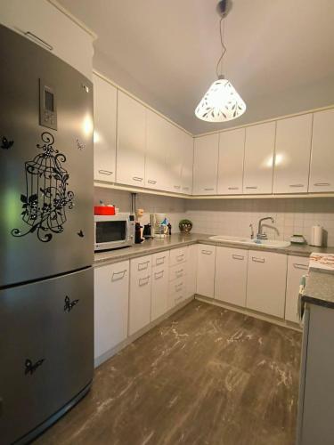 CK Urban Haven 2BR Apartment with Free Parking-10 min to TIF-City Center
