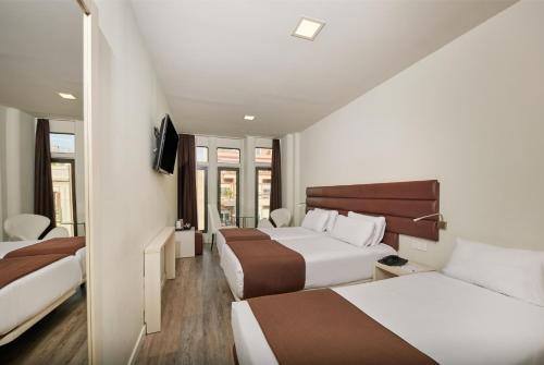 1881 Barcelona Rosellón Hotel