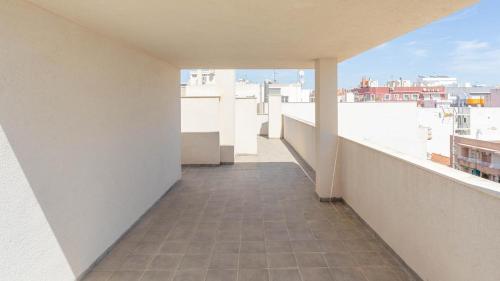 Estudio moderno con piscina a 380 m de la playa
