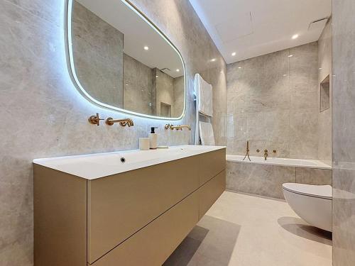 Elegant new apartment, central Cannes