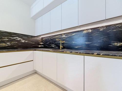 Elegant new apartment, central Cannes
