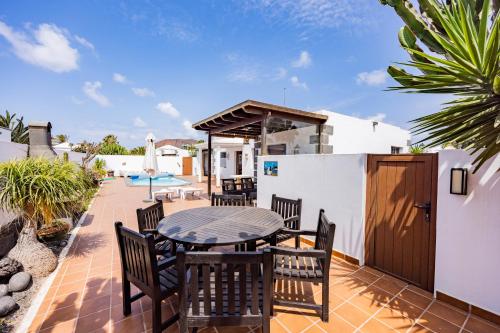 Utopia, villa 4 bedrooms, heated pool & complete privacy