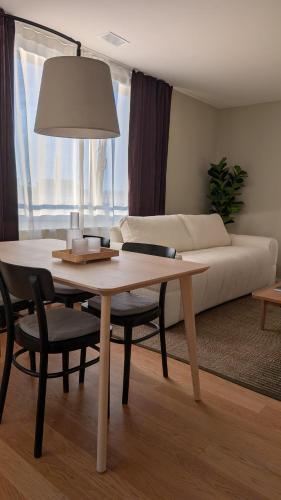 Et opholdsområde på Valo Central - Wohnung mit Arbeitsplatz am Zürichsee