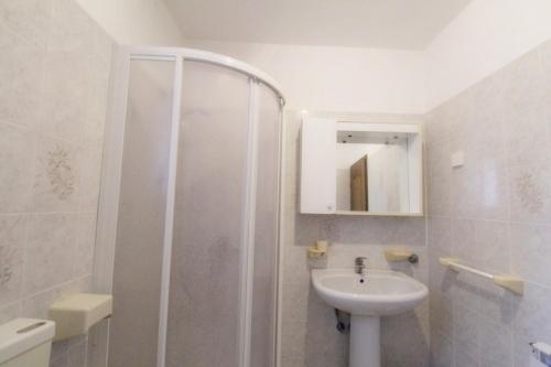 Apartments with parking space Umag - 27430