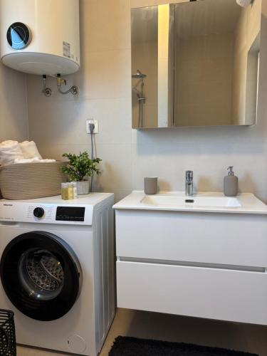 Azzurro Apartment