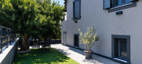 Black & Wood Residence Lesvos
