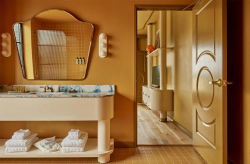 Bany a Hotel Genevieve, part of JdV by Hyatt