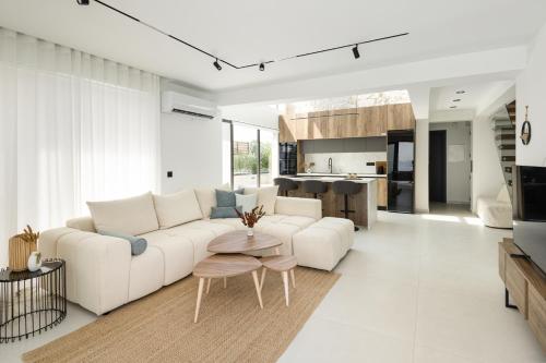 Aria Infinity Villa