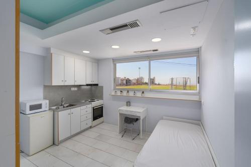 Alpha Studio Athens Ideal for Long Stays Near Dafni Metro with fiber optic WiFi