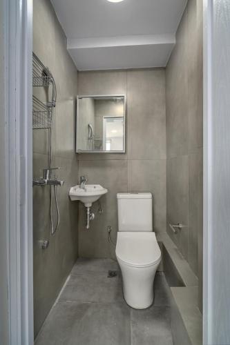 Alpha Studio Athens Ideal for Long Stays Near Dafni Metro with fiber optic WiFi