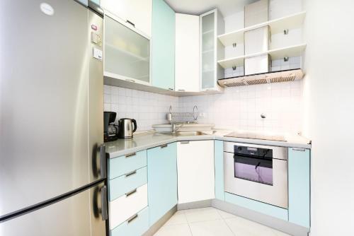Apartment Jelena tesisinde mutfak veya mini mutfak