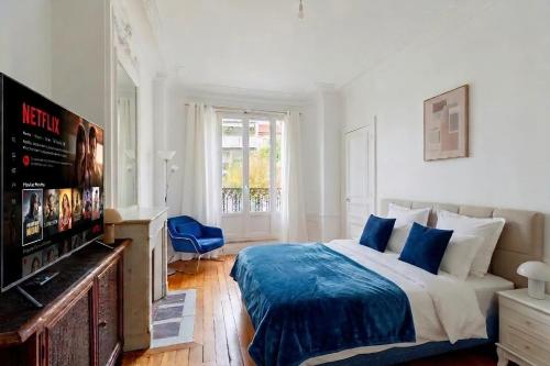 Prestigious 4BR - Sleeps 9 - Eiffel Tower