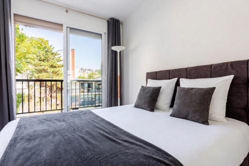 Trocadero - Elegant 2BR - Terrace
