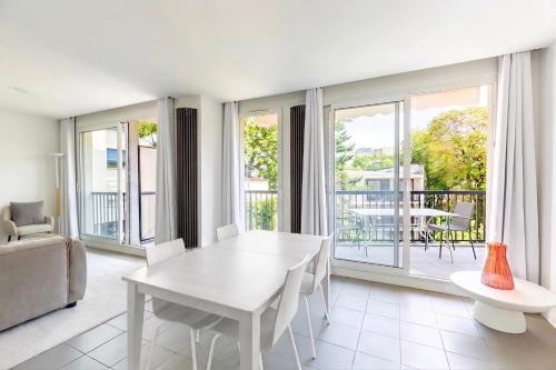Trocadero - Elegant 2BR - Terrace