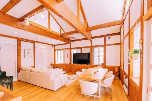 Stylish Hibiki Chalet Hakuba Village Whitegrove