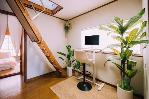 5BDR Osaka Castle House local vibes quiet