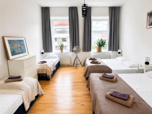 Bibi Family Apartment, 8 Guests, FREE Parking, near Wien Hauptbahnhof