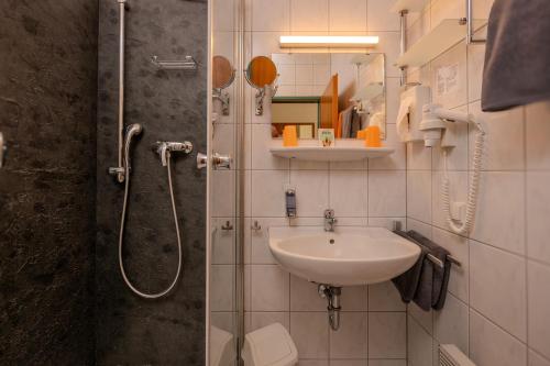 A bathroom at Hotel Amerika