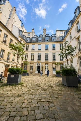 Le Marais, but quiet