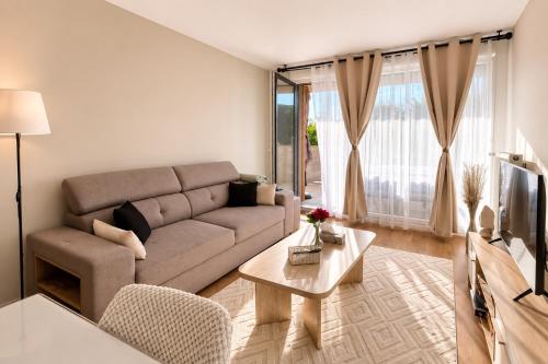 Lili & Derya - Apartment in Colmar, Mountain View, Private parking