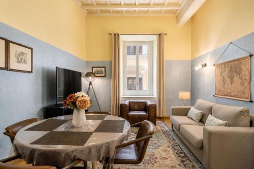 Splendid Home Pantheon