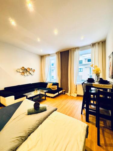 Modern studio for 3 near the Danube and Millennium City