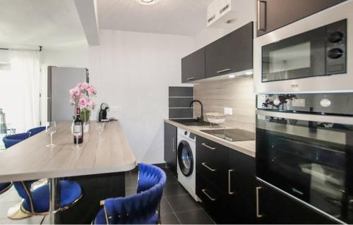 T3 deux chambres, Parking privé et T3 situé à 15 min à pied du Palais des Papes